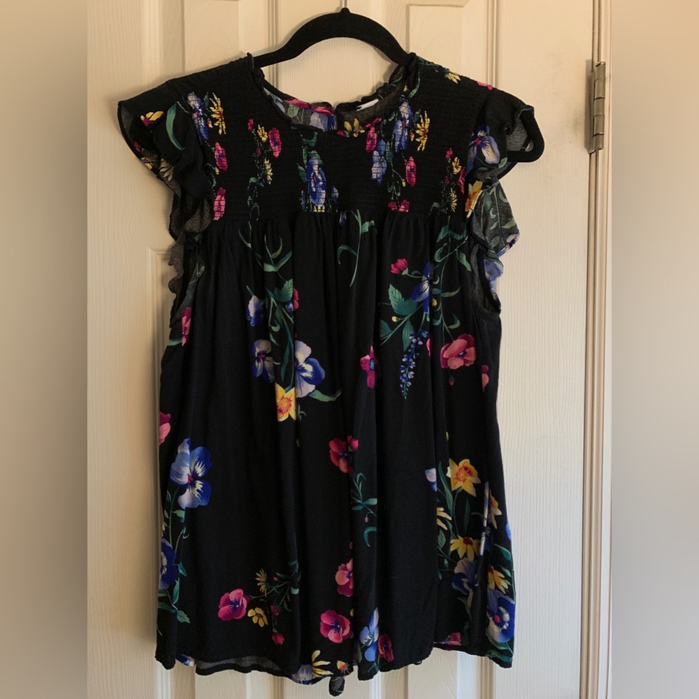 Old navy ruffle sleeve blouse